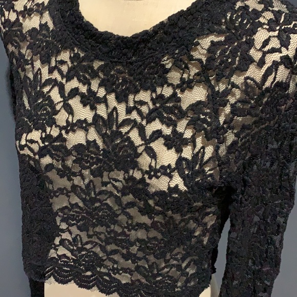 Show me your MUMU crop top - Picture 3 of 17